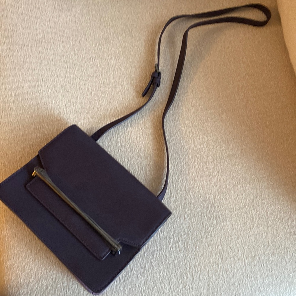 Boktier New York all leather crossbody bag magnetic closing adjustable straps